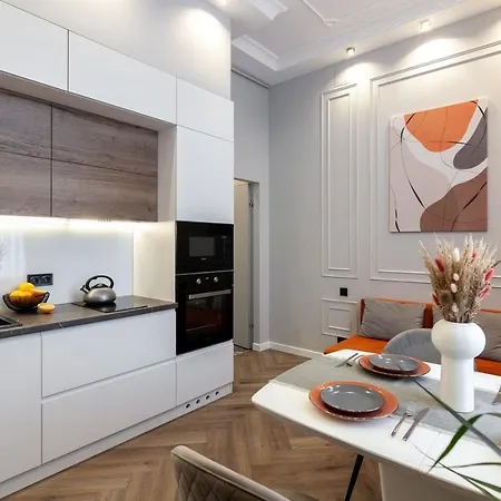 кості левицького 11 *